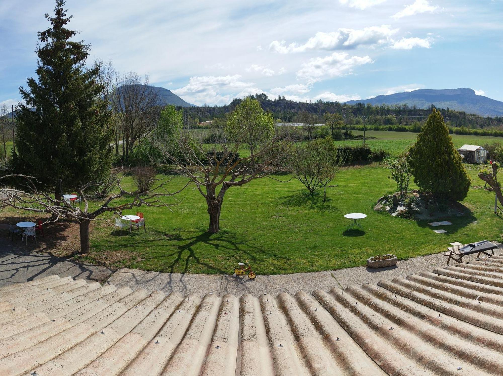 Le Petit Caboulot En Pleine Nature Vaumeilh Екстериор снимка