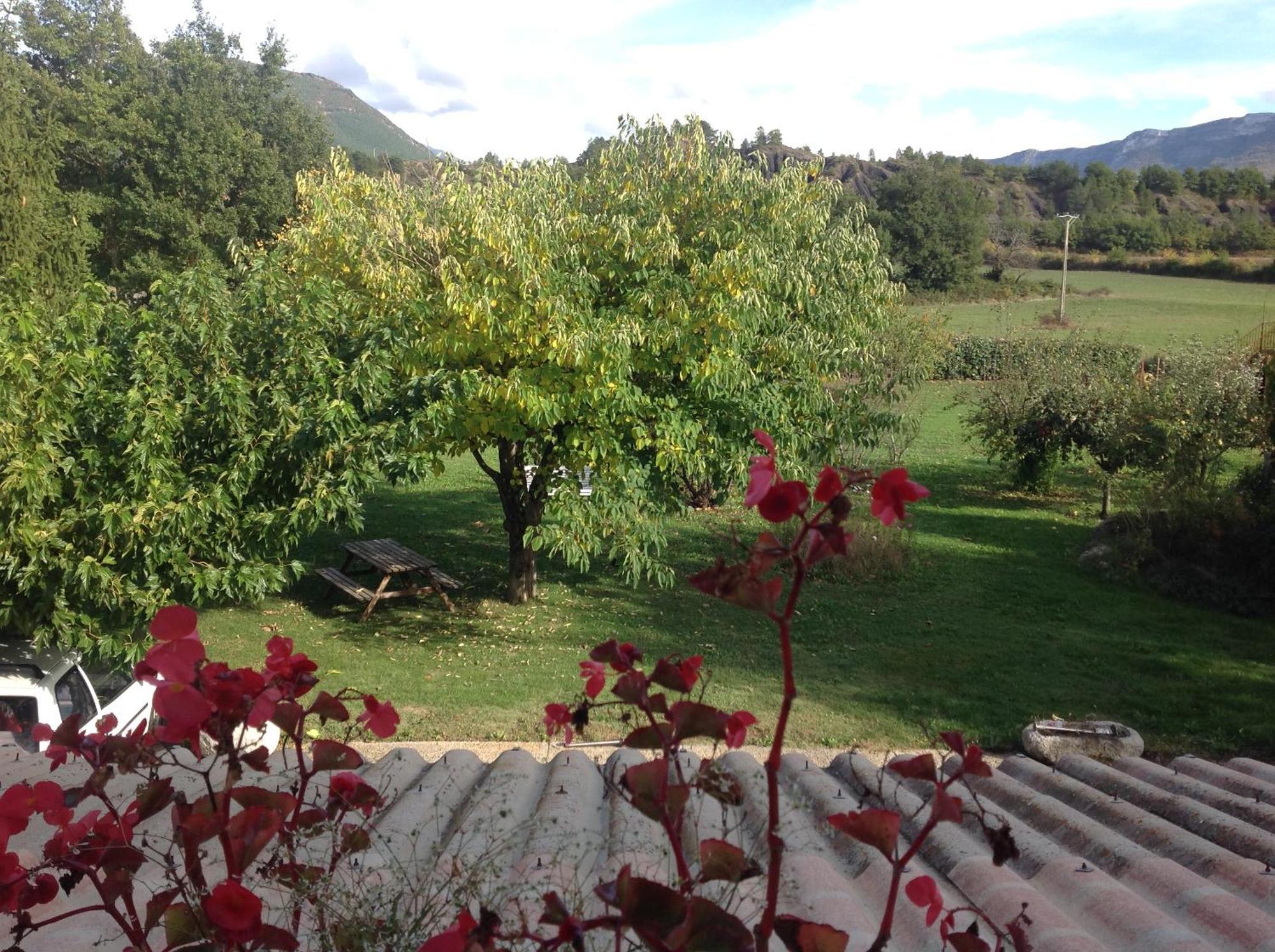 Le Petit Caboulot En Pleine Nature Vaumeilh Екстериор снимка